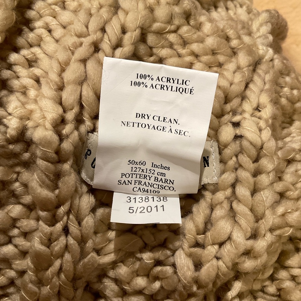 Pottery Barn tan chunky hand-knit cable throw - Picture 5 of 6
